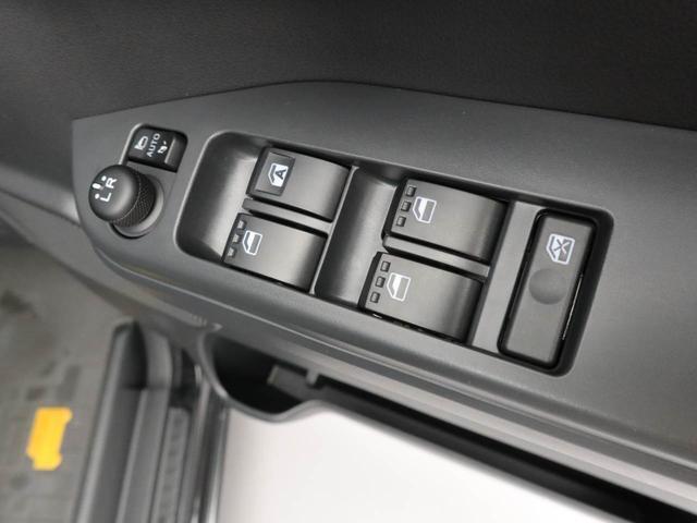 パワーウィンドゥ　運転席ドアスイッチ照明付です。電動格納ミラーも手元でワンモーションで可能です。