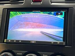 【問合せ：0749-27-4907】【バックカメラ】駐車時に後方がリアルタイム映像で確認できます。大型商業施設や立体駐車場での駐車時や、夜間のバック時に大活躍！運転スキルに関わらず、今や必須装備です。