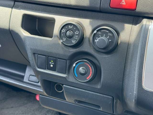 （株）AIS（自動車評価会社）にて全車輌の査定を受けております。下記の「車両品質評価情報」から傷の確認などが出来ますので、安心してお買い求め頂けます。