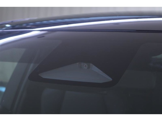 Toyota Safety Sence は事故への回避や衝突被害の軽減などお客様の安全をサポートしてくれます。詳細はスタッフまでお問い合わせください