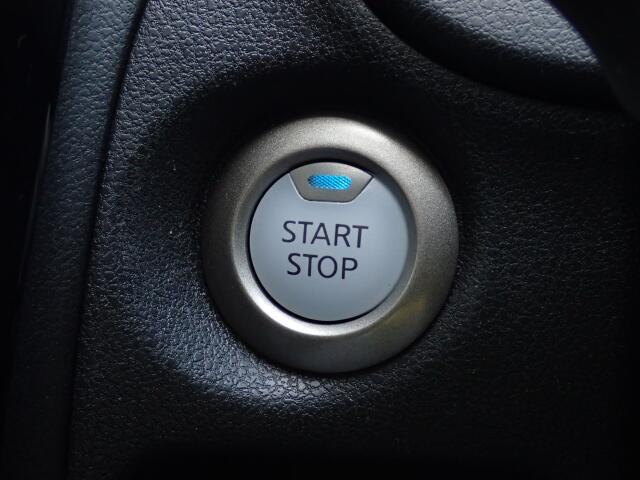 キーレスプッシュスタートシステムを採用しております！ボタン一つでエンジン始動が可能な