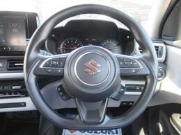 【ステアリング】軽く扱いやすいステアリング操作が可能です◎