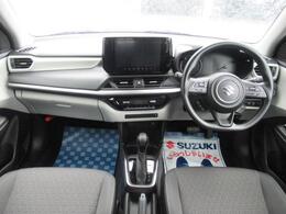 【室内】黒を基調とした落ち着いた室内です☆