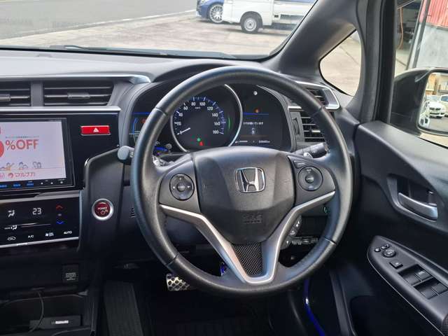 取り、買取強化中！！修復歴有り、古い車、多走行、不動車でも構いません。お客様のお車を一度査定させてください。