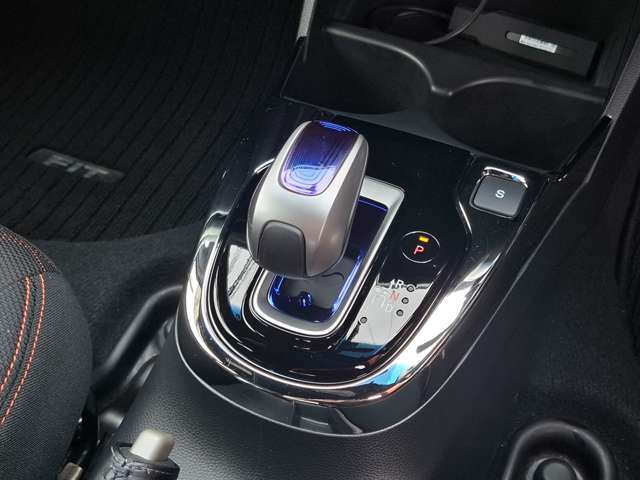 日本全国、登録納車、陸送承ります。提携の陸送会社、行政書士により安心の低価格でご提案させていただきます。遠方の方でも安心してお任せください。