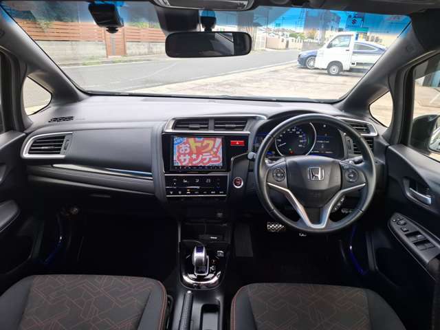 ご成約頂いた車両は、すべて納車前点検整備を行います。購入後のメンテナンスもお任せください。