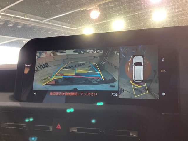 【パノラミックビューモニター】専用のカメラにより、上から見下ろしたような視点で360度クルマの周囲を確認することができます☆死角部分も確認しやすく、狭い場所での切り返しや駐車もスムーズに行えます。