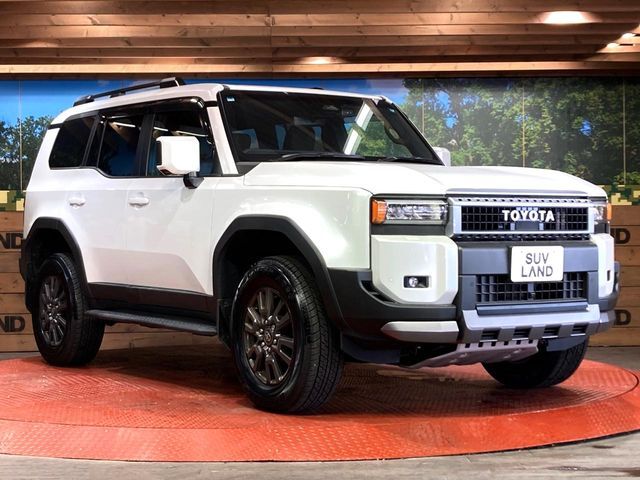 大好評のボディコーティング「弾スプラッシュコート」もご納車までに施工可能。通常のガラスコートと異なる、耐久年数6年の無機質ガラスコーティングが、ボディをキレイな状態に保ってくれます。