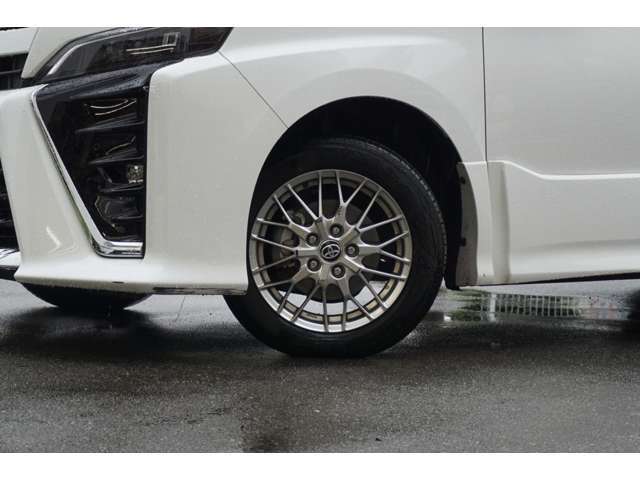 ☆新着入庫のお知らせ☆人気のVOXY　ZS煌IIIが入庫しました。ワンオーナー車で程度もいい車両になります。早い者勝ちになります！！