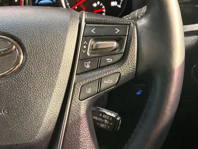 【レーダークルーズコントロール】高速道路での長距離走行が楽に！！自動で速度を保つクルーズコントロールが、衝突軽減システムと連携し、前方の車両を感知して車間を保つように速度調節してくれます！！