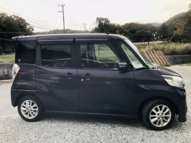 右側面の写真でございます。気になる箇所がございましたらお電話下さい！