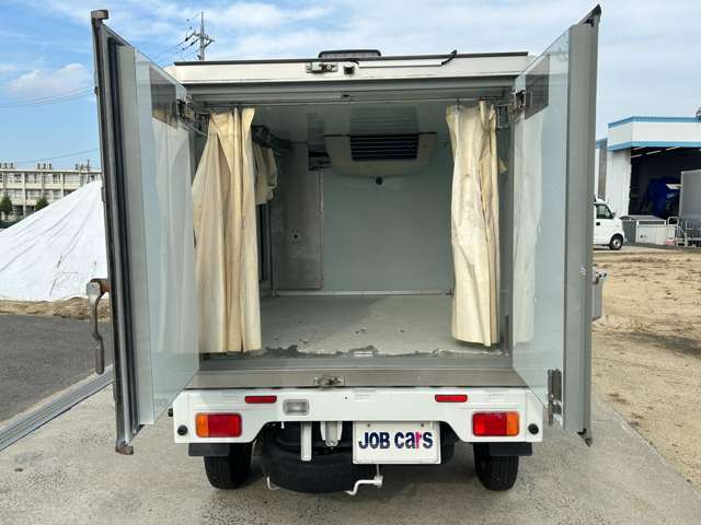 全国のオークション会場で毎週買い付けを行っております！！ご希望のお車が店頭にない場合はお探し致しますので御相談下さい！