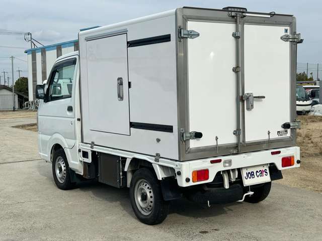 提携整備工場で点検・整備可能です！冷凍機等に関しても提携専門の業者にて点検・修理が可能です！定期点検・シーズンイン点検・その他各種整備に関しましてもお気軽に御相談下さい！