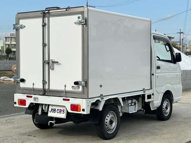 自社基本保証3か月又は3000km！延長保証プランもご用意しております！府外の方でも保証を付けれますので御安心下さい！詳しくは当店スタッフ迄！