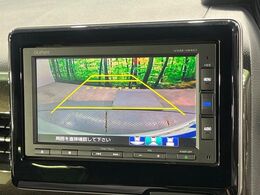 【バックカメラ】駐車時に後方がリアルタイム映像で確認できます。大型商業施設や立体駐車場での駐車時や、夜間のバック時に大活躍！運転スキルに関わらず、今や必須となった装備のひとつです！