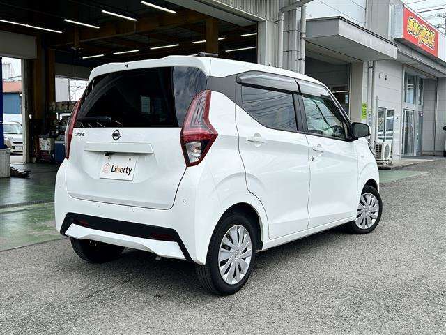 ■□■□■ アフターサービスも安心！！ 自社整備工場・自社鈑金工場・積載車を完備しておりますので、お客様のご購入後も手厚くサポートいたします！！ ■□■□■