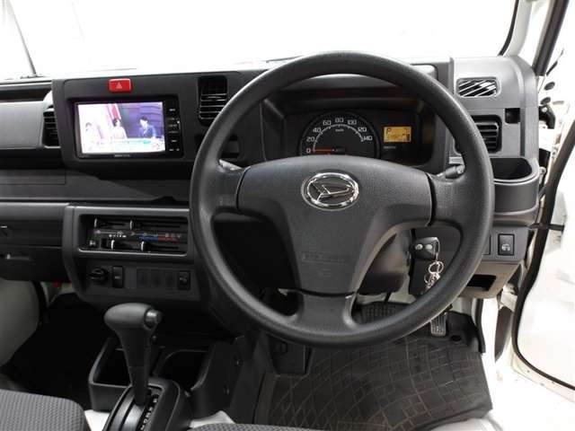 運転席に座ると☆こんな感じです♪