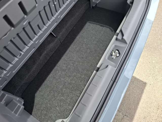 トランクルーム下収納！！収納スペースがたくさんある車両です！！！