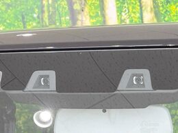 【スズキ　セーフティサポート】走行中に前方の車両等を認識し、衝突しそうな時は警報とブレーキで衝突回避と被害軽減をアシスト。より安全にドライブをお楽しみいただけます。