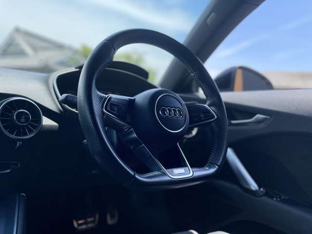 LIBERALAでは【BMW・Audi・M.BENZ】のドイツ御三家を中心とした様々な輸入車の試乗が可能です。各メーカーの違いを五感で較べてください。新しい驚きと発見をお届け致します。