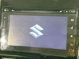 【純正ナビ】人気の純正ナビを装備。オーディオ機能も充実しており、Bluetooth接続すればお持ちのスマホやMP3プレイヤーの音楽を再生可能！毎日の運転がさらに楽しくなります！！