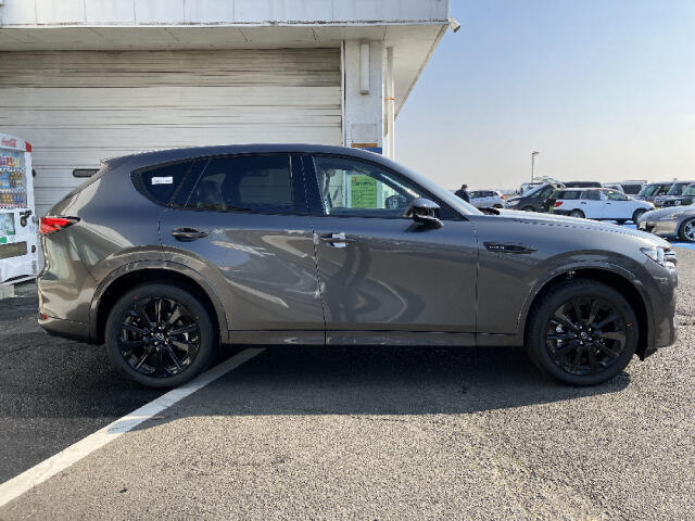 ★車のことががあまり詳しくない方や、車屋に足を運ぶのが不安な方でも、下妻店のスタッフ一同が親切・丁寧にご説明、ご案内させていただきます。女性の方でもお気軽にご来店いただけるお店となっております♪★