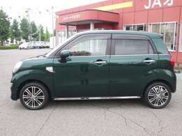 展示場には常時30台以上展示中！お探しの車がきっと見つかりますよ！