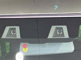 【スズキ　セーフティサポート】走行中に前方の車両等を認識し、衝突しそうな時は警報とブレーキで衝突回避と被害軽減をアシスト。より安全にドライブをお楽しみいただけます。