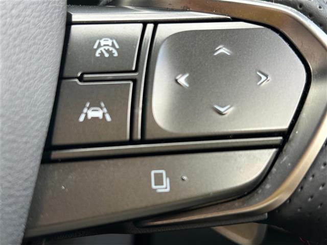 運転席操作部の画像です。店舗にて現車の確認もいただけますので、お電話で在庫のご確認の上是非ご来店くださいませ！！！ワクワクするクルマ選びをご提案します！