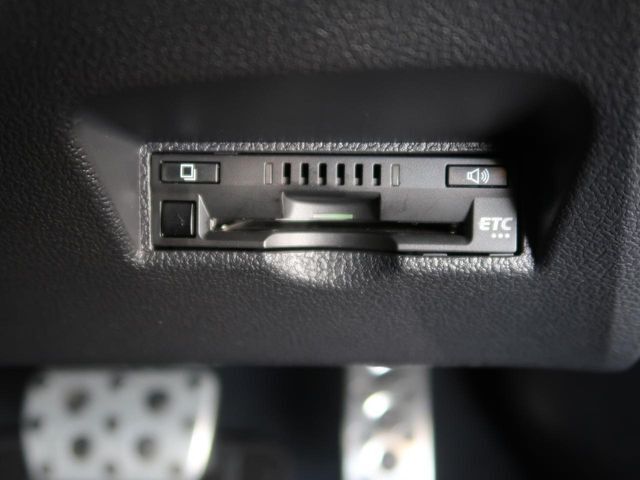 【ETC】高速道路の料金所をストレスなく通過！話題のスポットやサービスエリアに多い「スマートIC」利用時は必須のアイテムです。当店でセットアップを実施、ご納車当日からすぐにご利用いただけます！
