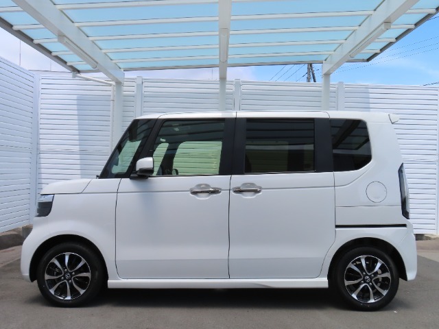当社デモカー『N-BOXカスタム コーディネートスタイル』入荷しました☆彡ボディカラーは『プラチナホワイトパール』です！！ホンダセンシング、リアカメラ等、充実装備で安全性も高いお薦めの一台です！