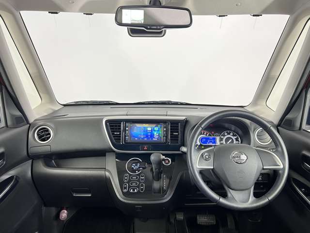 車内はルームクリーニングを実施済みです！綺麗な状態ですので、お気軽にご来店くださいね！