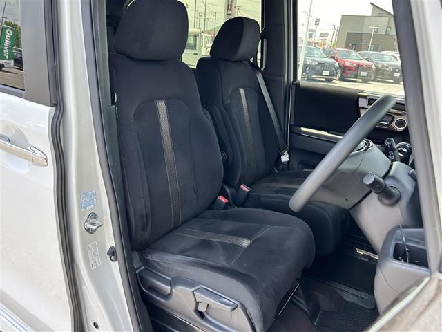 【運転席】座り心地が良いシートなので長時間の運転でも快適にお過ごしいただけます。新品のフロアマットのご注文も可能です。掲載箇所以外にご希望の写真がございましたらお気軽にお問い合わせ下さい。