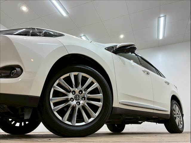 【純正18インチAW】装備です！また、当社では社外AWやスタッドレスタイヤの販売も行っております！！