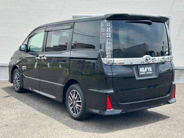 当社で整備の車両には4ヶ月の消耗品も含む無料保証と最長5年走行無制限の延長保証をオプションでご用意☆遠方のお客様はお近くのディーラーにて保証修理をお受けできます♪