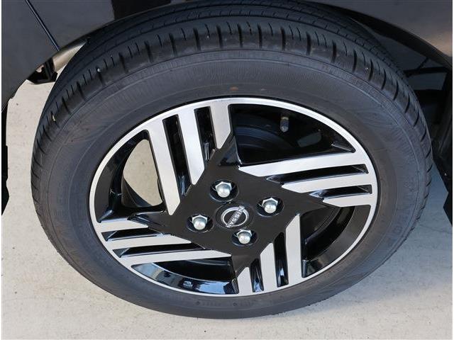 アツミモータースでは人気の中古車を常時1500台展示！掲載車両以外にも当社ホームページにて検索できます！