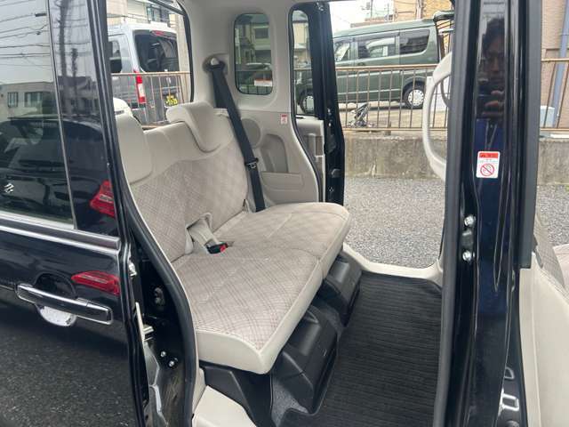 安心の12カ月、走行距離無制限の保証が無料で付きます、また有償ですが保証範囲の広い保証も付ける事が出来ます。