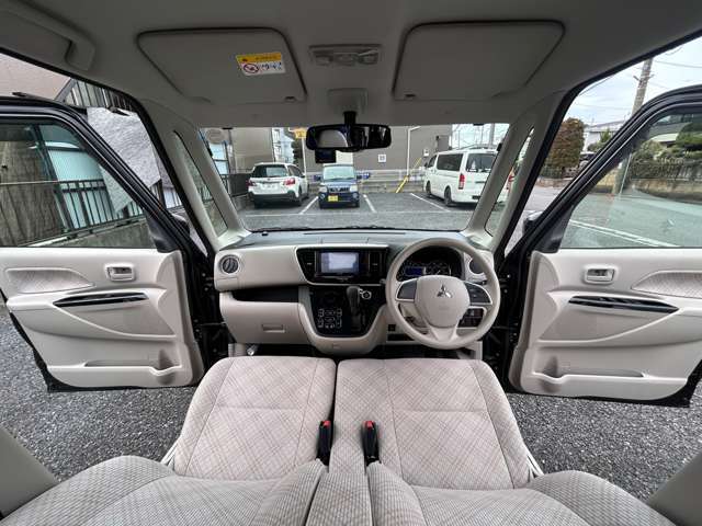 安心の12カ月、走行距離無制限の保証が無料で付きます、また有償ですが保証範囲の広い保証も付ける事が出来ます。