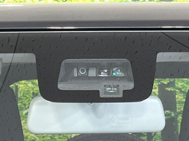 【スズキ　セーフティサポート】走行中に前方の車両等を認識し、衝突しそうな時は警報とブレーキで衝突回避と被害軽減をアシスト。より安全にドライブをお楽しみいただけます。