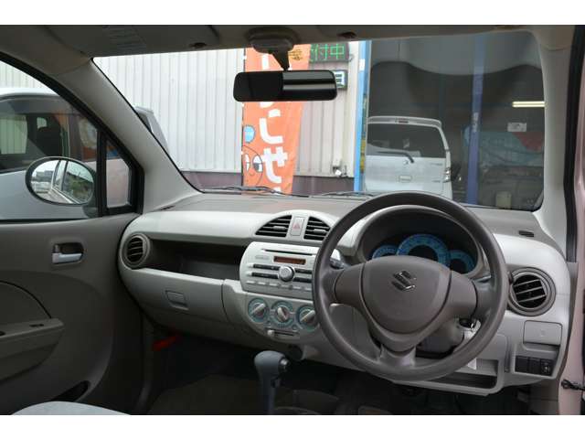 お車は入庫時と納車前に点検、清掃を行っております。内装、外装クリーニング、磨き、簡易コーティング、気持ちよく乗れる状態でご納車致します。