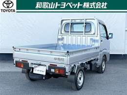 リフレッシュクリーニング「爽・快・車」施工！和歌ル山トヨペットの専門のスタッフが、独自の技術で一台一台丁寧に、内外装の清掃や除菌抗菌。下廻りやエンジンルームなど普段見えないところもキレイに仕上げます！