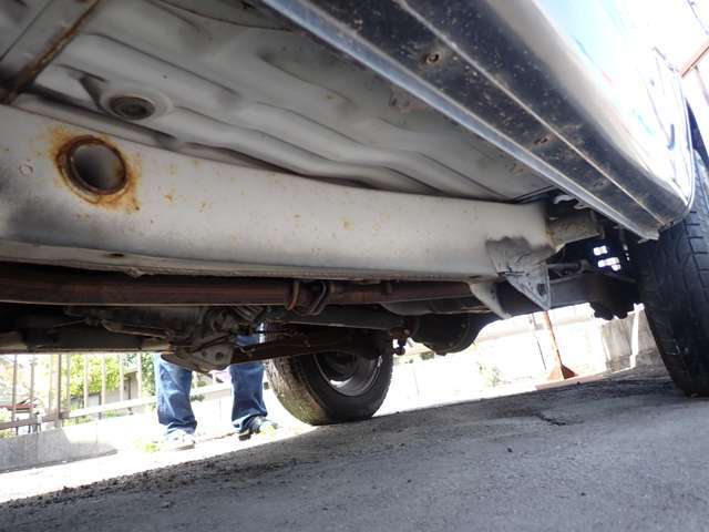 お値段お手頃価格車！！当店おススメの1台となっております。お問い合わせ・ご来店の際はカーセンサーを見た！とお伝え下さい。