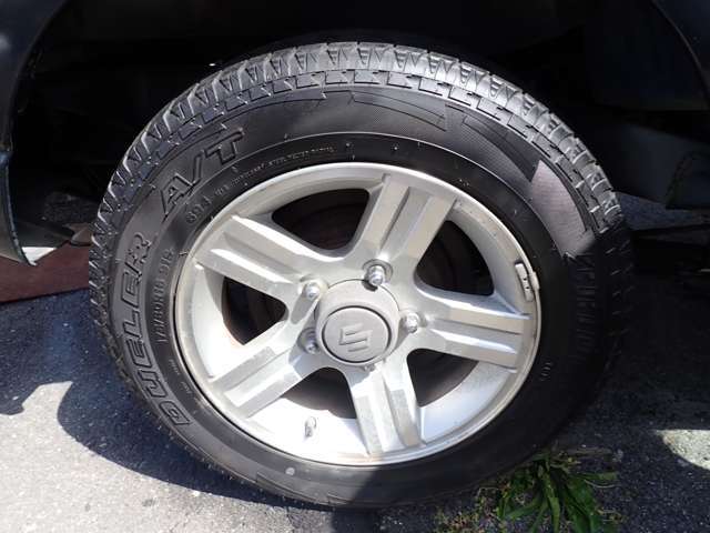 お値段お手頃価格車！！当店おススメの1台となっております。お問い合わせ・ご来店の際はカーセンサーを見た！とお伝え下さい。