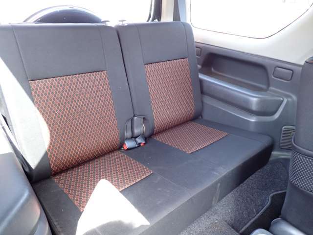 お値段お手頃価格車！！当店おススメの1台となっております。お問い合わせ・ご来店の際はカーセンサーを見た！とお伝え下さい。