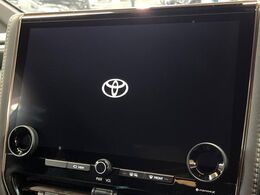 【14インチディスプレイオーディオ】画面内にオーディオ操作はもちろん、空調の調整機能なども盛り込んだ多機能なディスプレイオーディオです！スマートフォン連携はもちろん、車載ナビもお使いいただけます♪