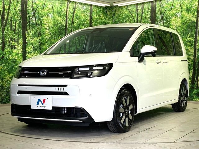大好評のボディコーティング「弾スプラッシュコート」もご納車までに施工可能。通常のガラスコートと異なる、耐久年数6年の無機質ガラスコーティングが、ボディをキレイな状態に保ってくれます。