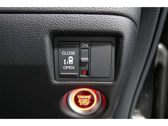 ◆◆片側電動スライドドア！！荷物で手が塞がる時など簡単にドアの開閉が出来ます！何より力いらずで開閉OK！女性やお年寄りにも優しい♪電動機能はOFFにもできますから元気なお子様の駆け出しも安心！