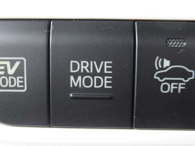 ■車の総合プランナーを目指すサーティーは付属品も多数取扱っております。　カーナビ、TV、バックカメラ、フリップダウンモニターに始まり、ETCやドラレコ、ガラス系コーティング剤から施工まで！！