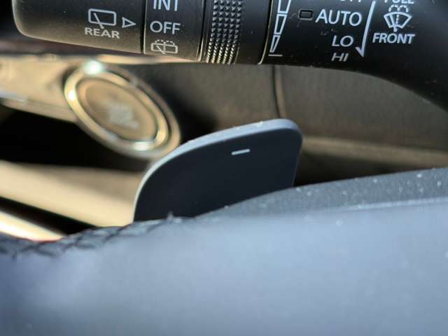 【パドルシフト】MTモード付き！エンジンブレーキを効かせたい、スポーティに走りたい気分の時にはピッタリの装備ですね♪