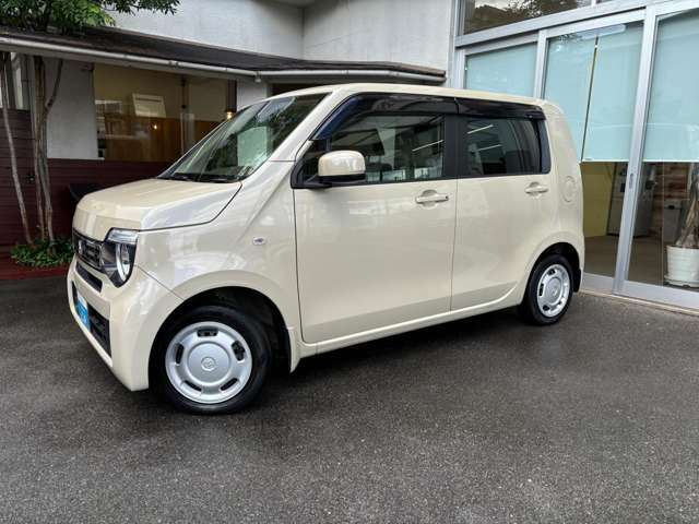 中古車は全てWeb在庫です。現車はストックヤードにて保管しており常時展示はしておりませんので、現車をご確認の場合は事前にお電話にてご連絡お願い致します。075-922-2313　定休日：毎週水曜日